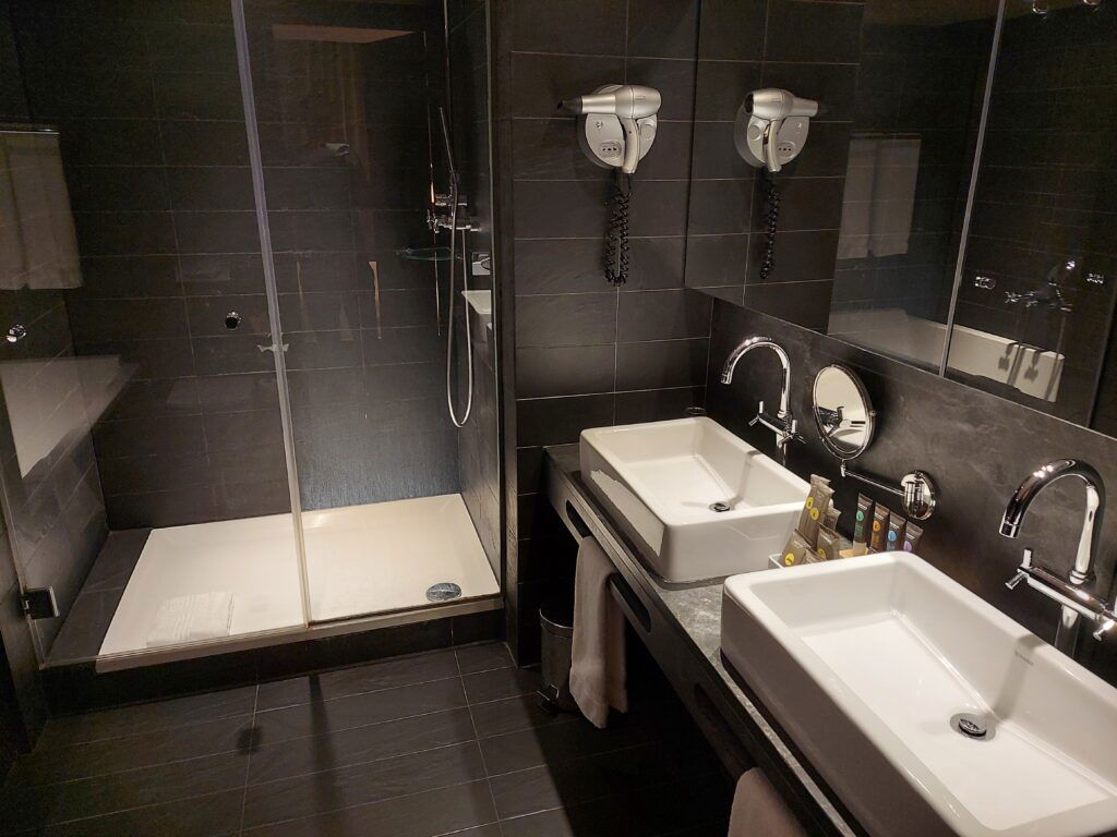 Novotel Barcelona bathroom