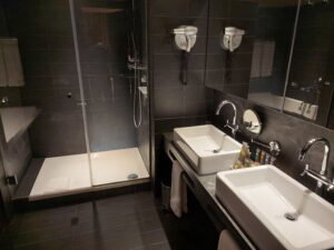 Novotel Barcelona bathroom
