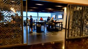 Malaysia Airlines Golden Lounge - Bar