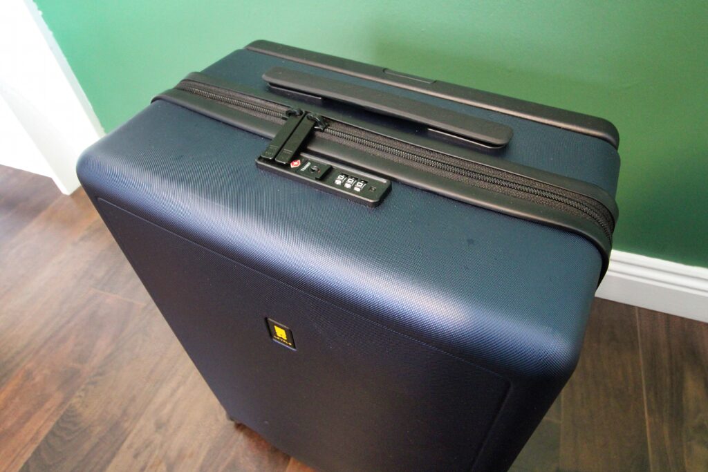 LEVEL8 Carry-on luggage exterior details