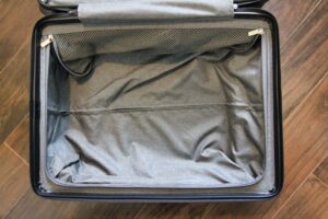 LEVEL8 Luggage - flat packing surface